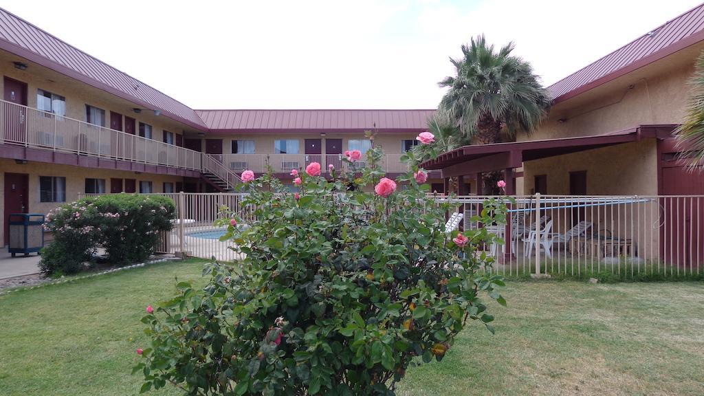 Knights Inn Phoenix At N Black Canyon Hwy Eksteriør billede